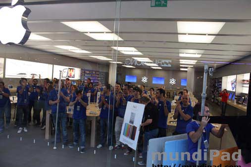 Fiesta en la Apple Store de Xanadú