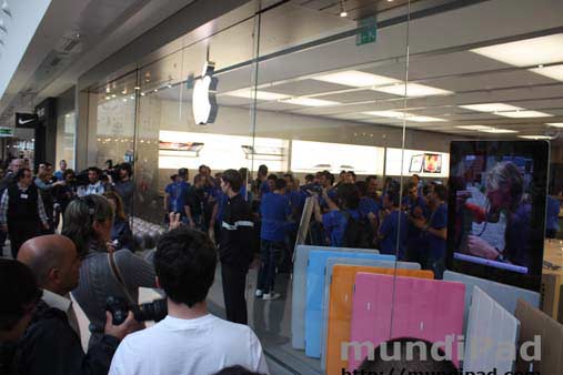 En la Apple Store de Madrid se preparan.